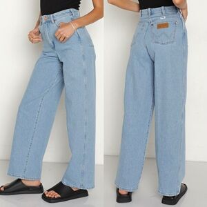 NWT Wrangler Womens Barrel 652 Light Wash High Rise Jeans Bluestone Size 30/L31